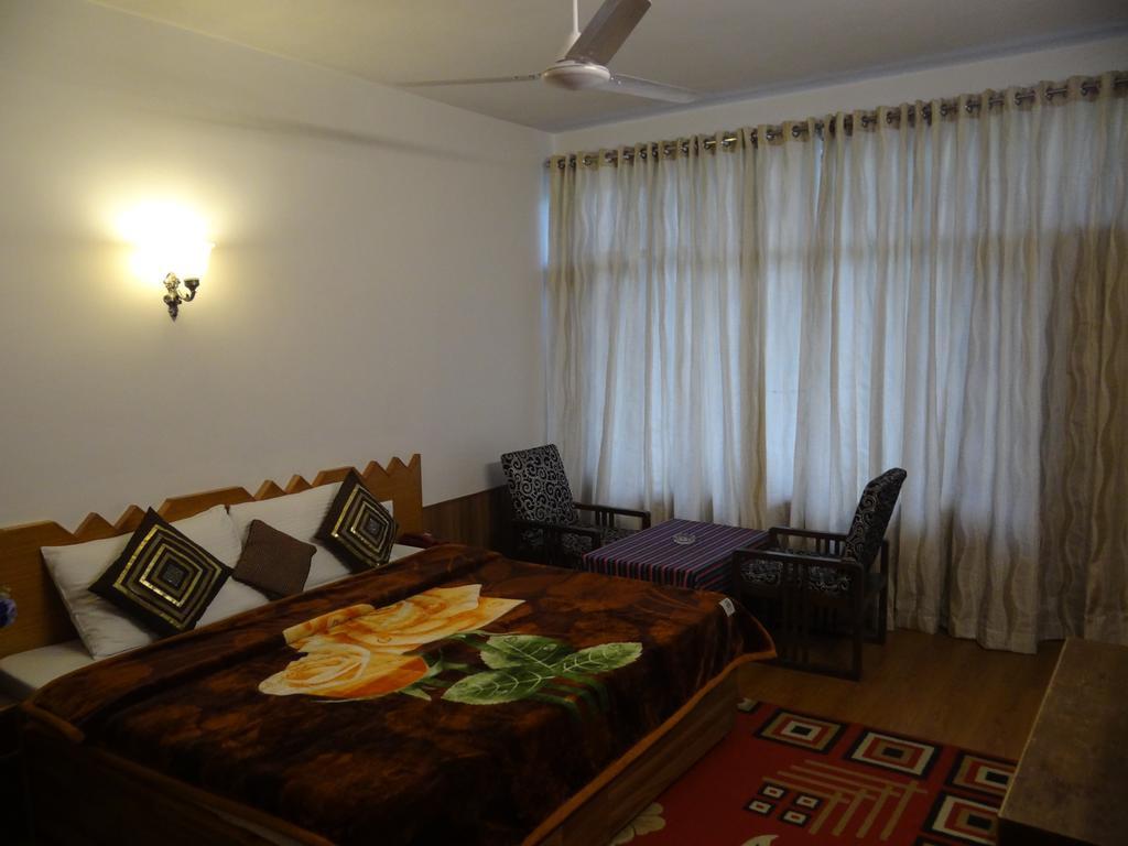 Hotel Natraj Manali Dharamshala Quarto foto