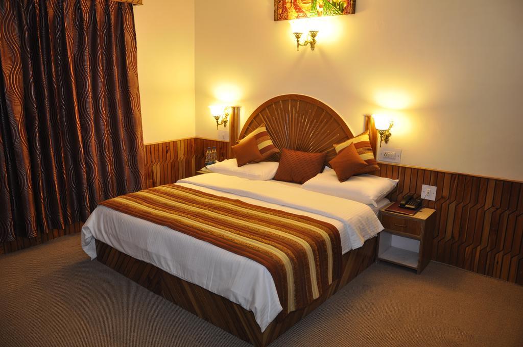 Hotel Natraj Manali Dharamshala Quarto foto